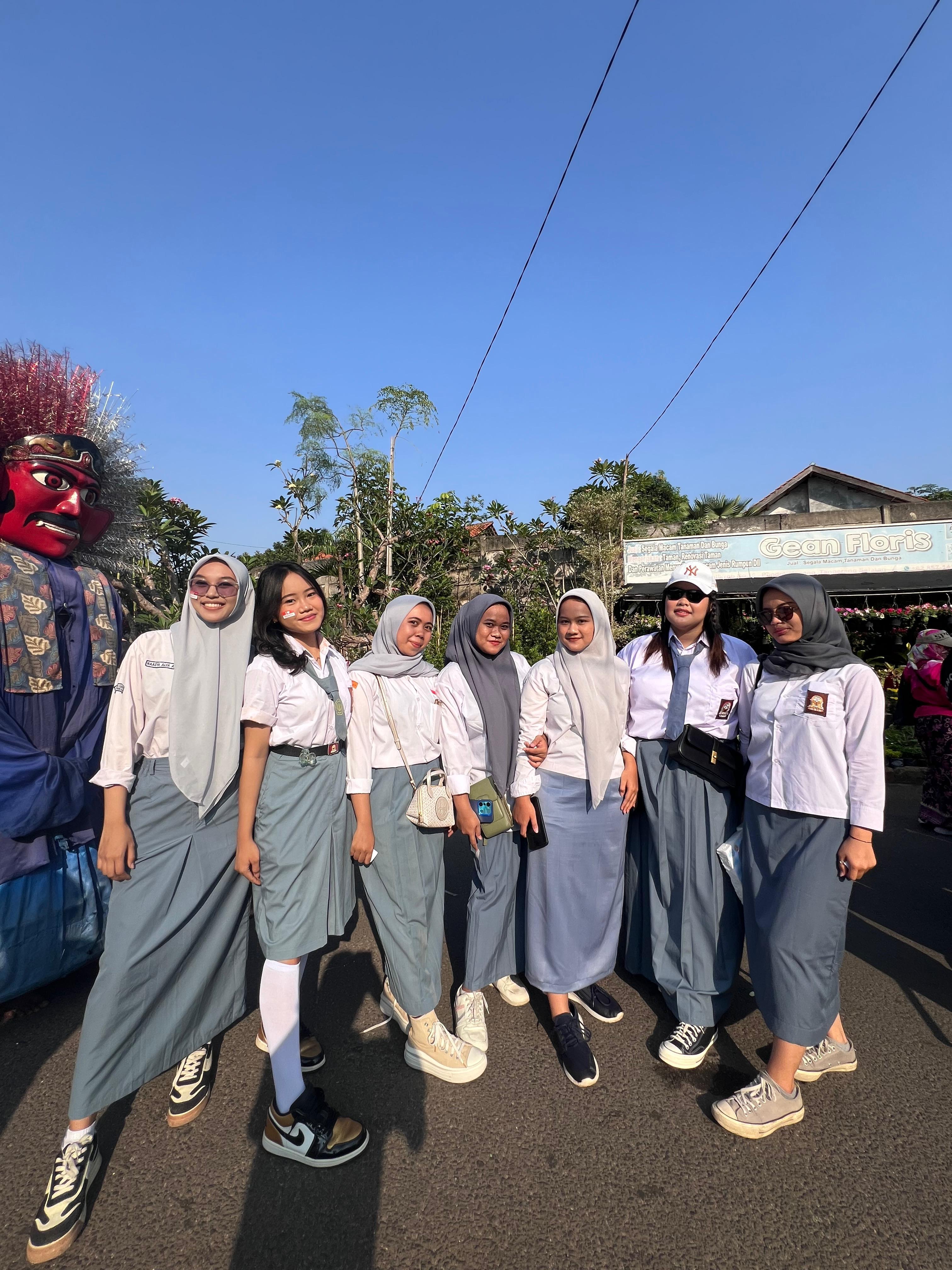 Foto Kegiatan karnaval 2024 Sekaligus Ulang tahun kelurahan Pondok Kacang Barat